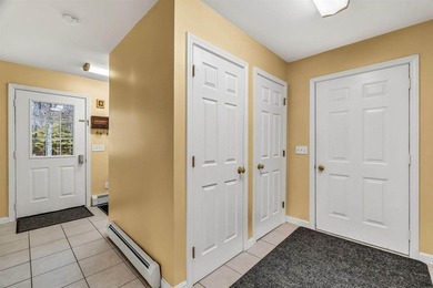 Welcome to 12 Surrey Lane -- where space, comfort, and location - photo 15