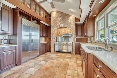 RARE FIND! Stunning 2400sf 4BR 3BA waterfront Cape Cod all - photo 6