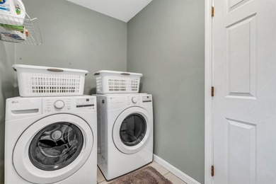 Welcome to 12 Surrey Lane -- where space, comfort, and location - photo 18