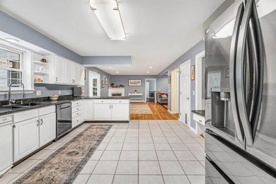 Welcome to 12 Surrey Lane -- where space, comfort, and location - photo 19