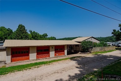 Lakefront home with Endless Potential! This 3-bedroom, 2-bath - photo 38