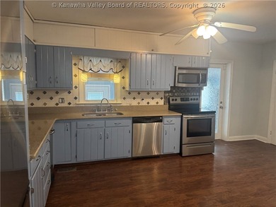 Welcome home to this charming 5 bdr 2.5 bath residense that - photo 8