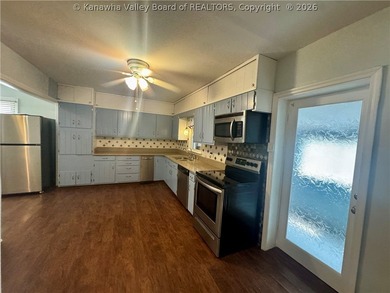 Welcome home to this charming 5 bdr 2.5 bath residense that - photo 9