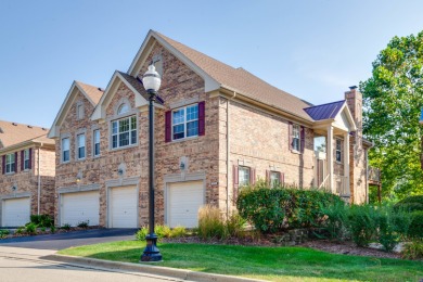 Lake Townhome/Townhouse For Sale in Vernon Hills, Illinois