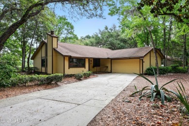 Lake Home For Sale in Jacksonville, Florida