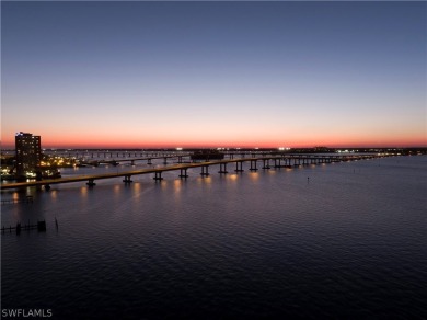 Dramatic 180 water views of the Caloosahatchee River Estuary