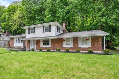 Welcome to this 4 bedroom, 1.5 bathroom home nestled at the end - photo 3