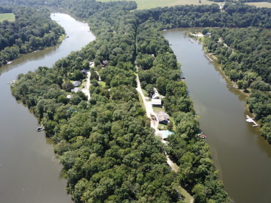 Charming waterfront home with TWO docks and big storage room - photo 24