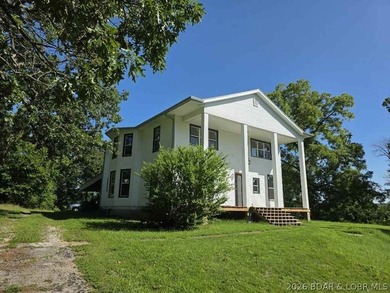 BARGAIN PRICED - MOTIVATED SELLERS! Historic Charm Meets Modern - photo 2