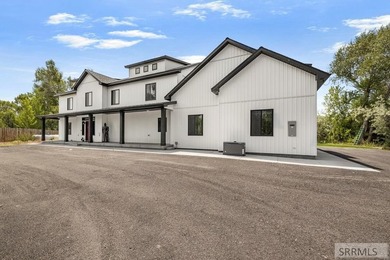 Luxury, privacy, and space come together in this extraordinary 4 - photo 3
