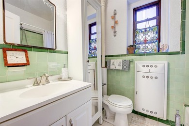 A rare find! Cozy & inviting *railroad style* 1 bedroom, in the - photo 10