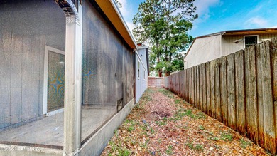 NO HOA! ! This Lovely Townhome features a BRAND NEW KITCHEN with - photo 22