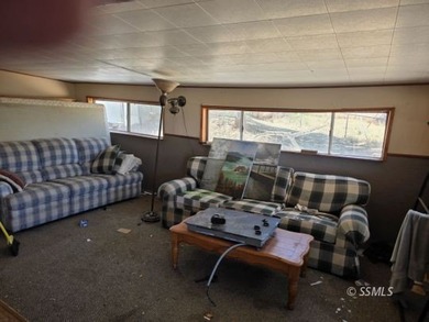Perched on the high point of the parcel, this manufactured home - photo 31
