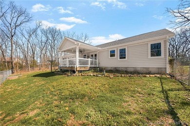Move-in ready home in Autumn Estates, right off Highway UU near - photo 3