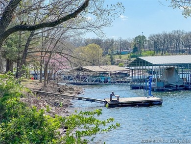 Well priced condo with resort style amenities. This unique - photo 2