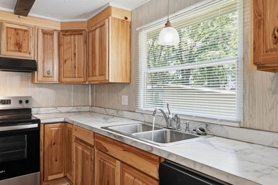 Come see this beautifully remodeled 2-bedroom manufactured home - photo 12