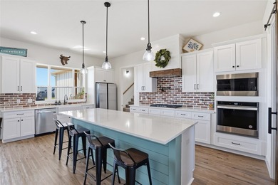 Experience the perfect blend of modern farmhouse style and - photo 15