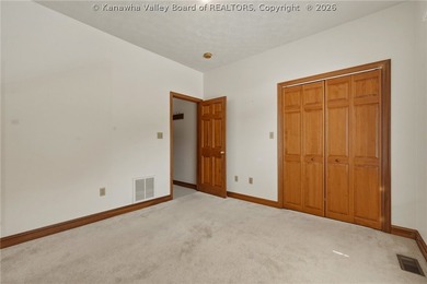 Welcome home to easy living! This beautifully designed home - photo 8