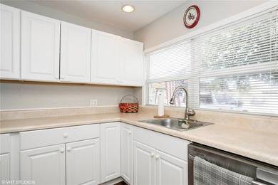 Reducede see this delightful, light and bright updated 3 bedroom - photo 10