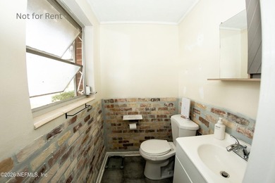 Recently remodeled gem. Granite Countertops. New Dishwasher and - photo 14