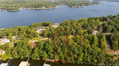 One of a kind property! Boasting 115 feet of Lakefront on the - photo 4