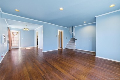 *Welcome to this fabulous Roxbury Split-Level home in the highly - photo 5