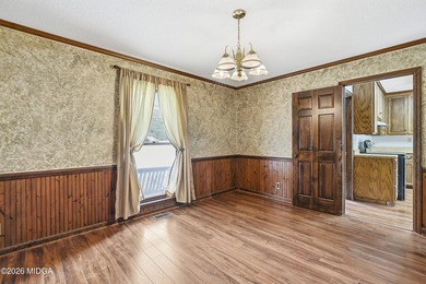 One level home with 2057 sq ft. 3 large bedrooms 2 full - photo 8