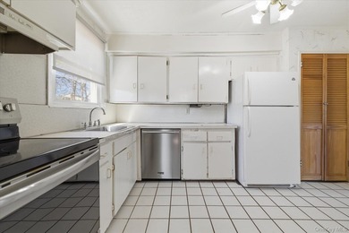 *Welcome to this fabulous Roxbury Split-Level home in the highly - photo 8