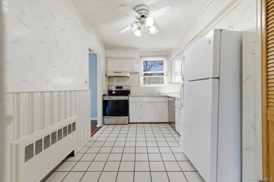 *Welcome to this fabulous Roxbury Split-Level home in the highly - photo 10