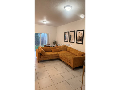 Beautiful and well-maintained 3-bedroom, 2.5-bath townhouse - photo 7