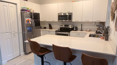 Beautiful and well-maintained 3-bedroom, 2.5-bath townhouse - photo 10