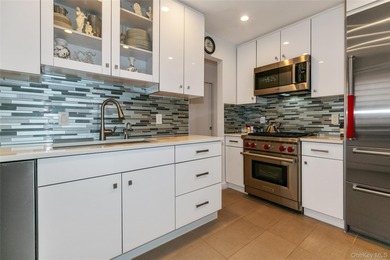 Newly Custom Renovated JR-4 Overlooking Wonderful Park-like - photo 18