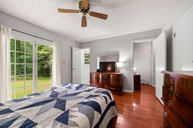 Escape to privacy and convenience with this charming 3-bedroom - photo 19
