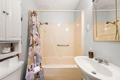 Escape to privacy and convenience with this charming 3-bedroom - photo 23
