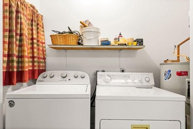 Escape to privacy and convenience with this charming 3-bedroom - photo 24