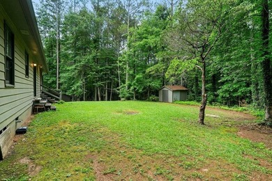 Escape to privacy and convenience with this charming 3-bedroom - photo 29
