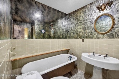Price improved! Bring your offer! Nestled on approximately 3.1 - photo 33