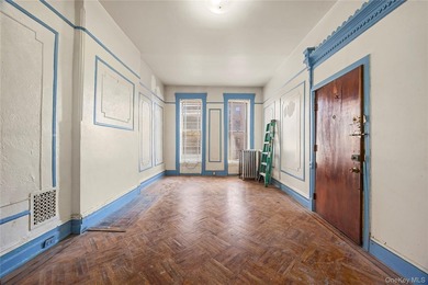 JUST LISTED! SPACIOUS 6 BEDROOM, 3.5 BATH MULTI-FAMILY HOME IN - photo 10