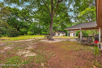 Price improved! Bring your offer! Nestled on approximately 3.1 - photo 49
