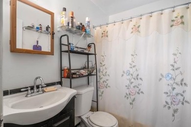 Single family home for you. Featuring 3 bedrooms, 2 full baths - photo 13