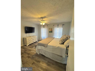 Experience the ultimate in waterfront living with this - photo 18