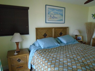 Beautiful waterfront first floor corner unit. Great water view - photo 22