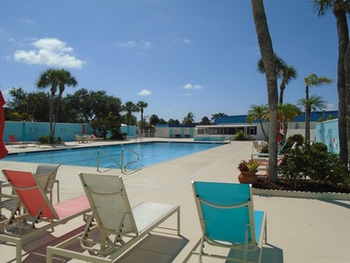 Beautiful waterfront first floor corner unit. Great water view - photo 42