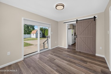 Welcome to this beautifully updated, meticulously maintained - photo 12