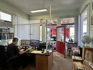 Best Mixed Use, Turnkey business/residential complex, Landmark & - photo 14