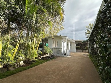 Best Mixed Use, Turnkey business/residential complex, Landmark & - photo 17