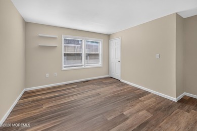 Welcome to this beautifully updated, meticulously maintained - photo 18