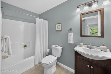 Welcome to this beautifully updated, meticulously maintained - photo 19
