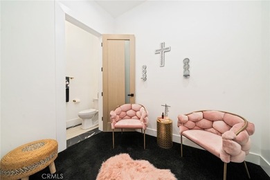 Welcome to a stunning modern estate located on the Island within - photo 21