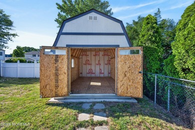 Welcome to this beautifully updated, meticulously maintained - photo 23